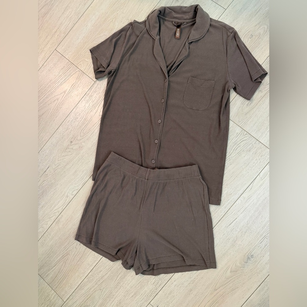 Skims pajama set
